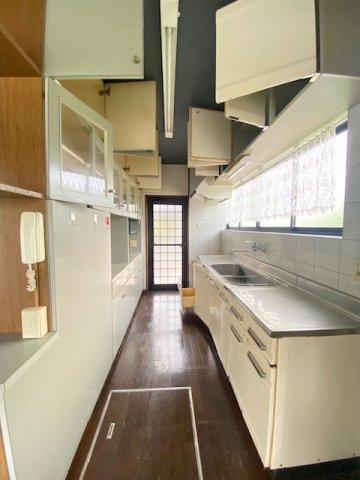 都城市久保原町の中古一戸建のキッチン