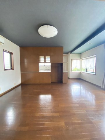 都城市久保原町の中古一戸建の居間・リビング