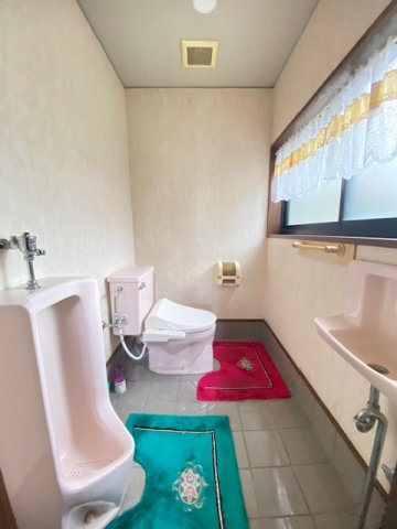 都城市久保原町の中古一戸建のトイレ