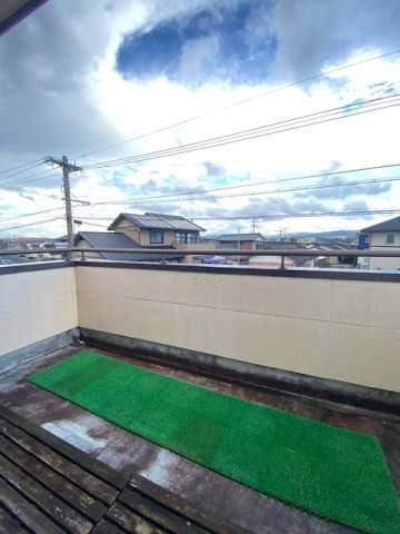 都城市久保原町の中古一戸建のバルコニー
