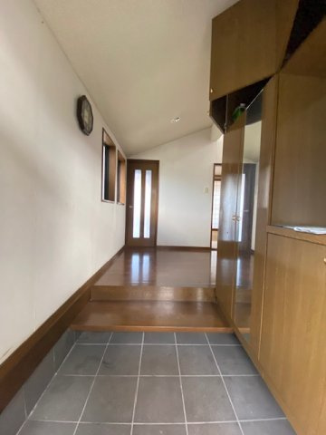 都城市久保原町の中古一戸建の玄関