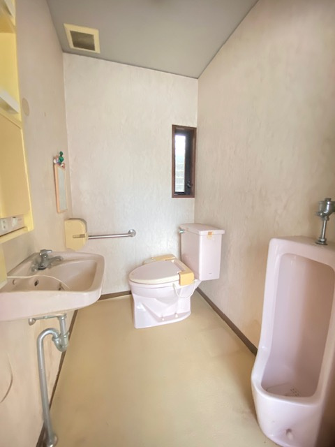 都城市久保原町の中古一戸建のトイレ