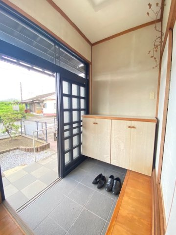 都城市久保原町の中古一戸建の玄関