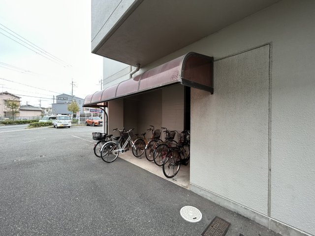 ブランベール大久保の駐車場