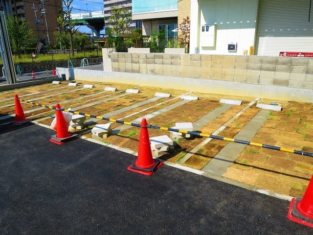 ARCENCIEL　SQUARE　TAKAIDAの駐車場