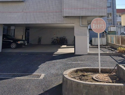 アーバンフラットの駐車場