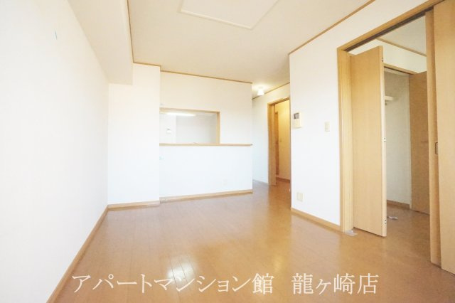 レジデンスさくら台Ｄの居間・リビング