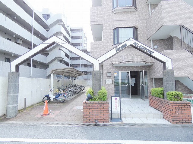 日神パレステージ豊田のエントランス
