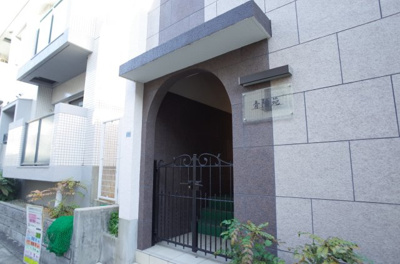【エントランス】 | ベラルーチェ岡本