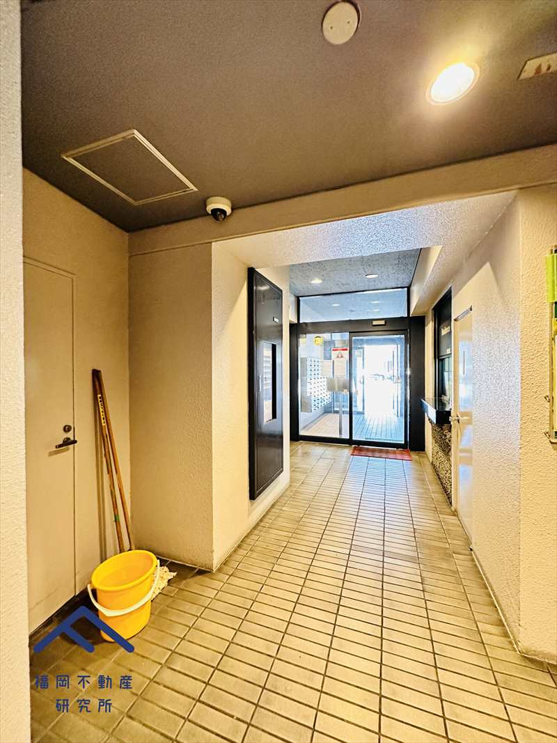 東峰マンション渡辺通のエントランス