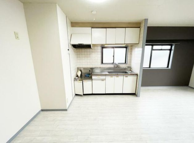 ベルメゾン大東の居間・リビング