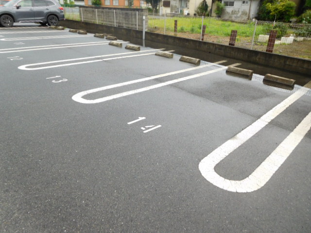 アバンセMの駐車場