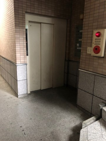 第5三和ビルのロビー