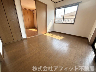 【居間・リビング】 | エトワール梶田 | 南側の洋室6帖
