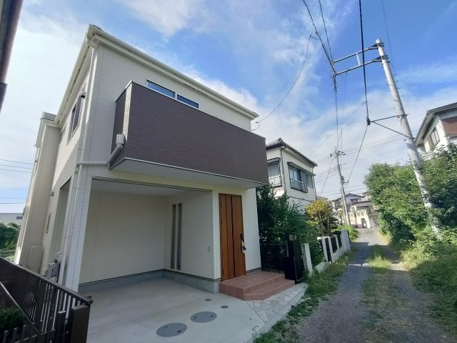 柏崎戸建ての外観|落ち着いた雰囲気の外観です