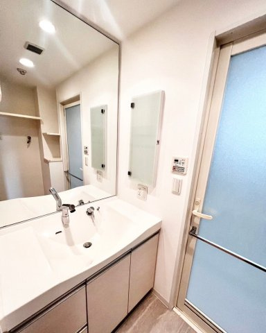 ファーネスト箱崎公園の独立洗面台|ファーネスト箱崎公園（3LDK）