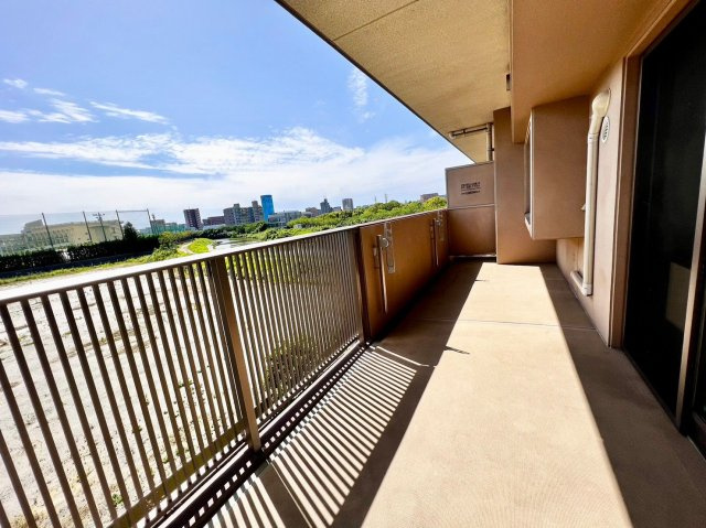 ファーネスト箱崎公園のバルコニー|ファーネスト箱崎公園（3LDK）広いバルコニー！