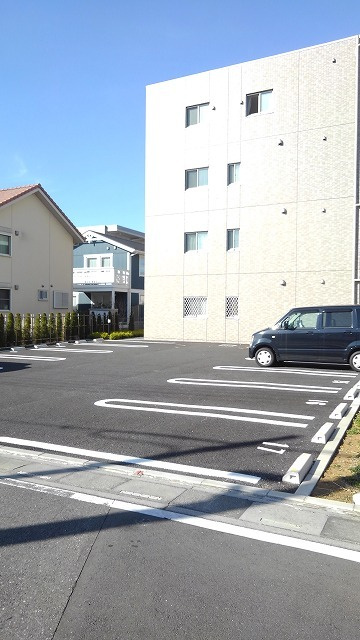 アイリス美園の駐車場|駐車場完備です