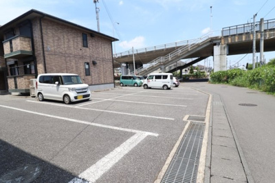 【駐車場】 | フローレス・リーベAB | 駐車場