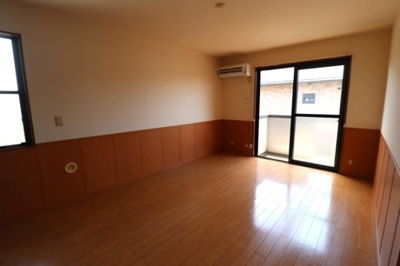 【居間・リビング】 | フローレス・リーベAB | リビング全景（エアコン付）