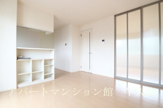 【居間・リビング】 | イースト・コート B | リビング全景