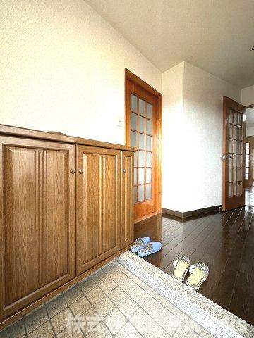 エステート北佐古の玄関|ゆったりとした玄関です