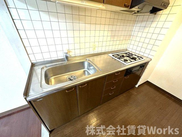 エステート北佐古のキッチン|コンパクトなキッチンで掃除もラクラク