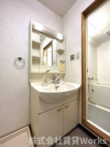 エステート北佐古の洗面所|脱衣スペースもあります