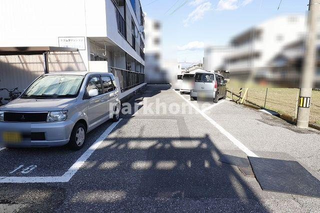 キタムラマンションの駐車場