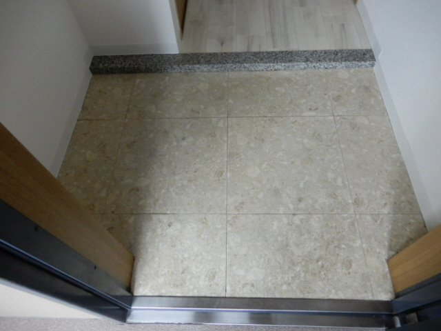 グランドシャリオの玄関