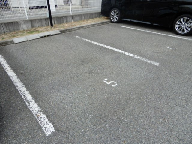 グランドシャリオの駐車場