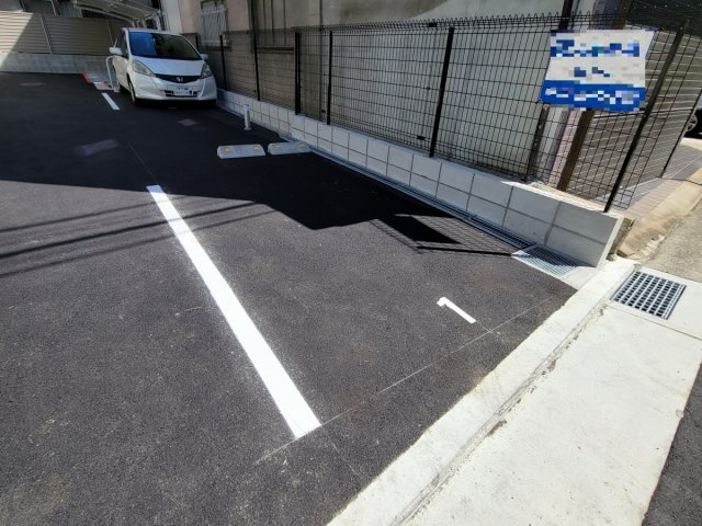 Y'sテラスの駐車場