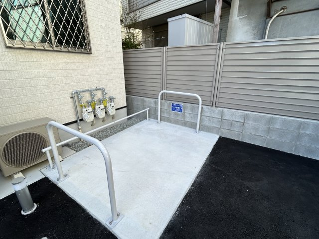 Y'sテラスの駐車場