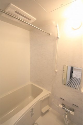 【浴室】 | エクレール　ヨコハマ | エクレール・ヨコハマ　　　追い焚き機能・浴室暖房乾燥機付きです。