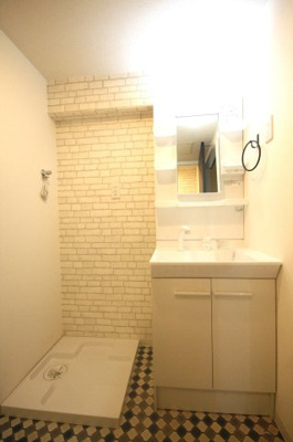 【洗面所】 | エクレール　ヨコハマ | エクレール・ヨコハマ　　　忙しい毎朝に重宝するシャワー付き洗面台です♪