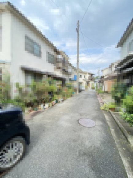 中古戸建　高取南1丁目の前面道路含む現地写真