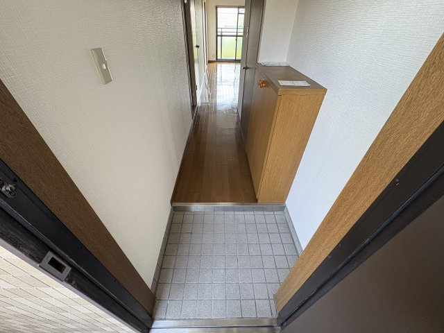 有瀬グランドハイツの玄関
