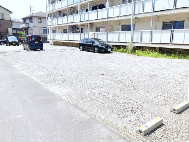 ビレッジハウス亀崎1号棟の駐車場