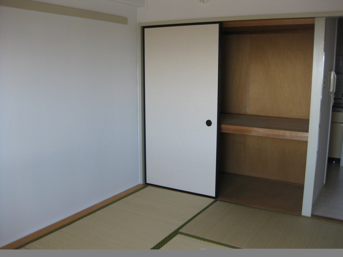 ビレッジハウス亀崎1号棟の和室