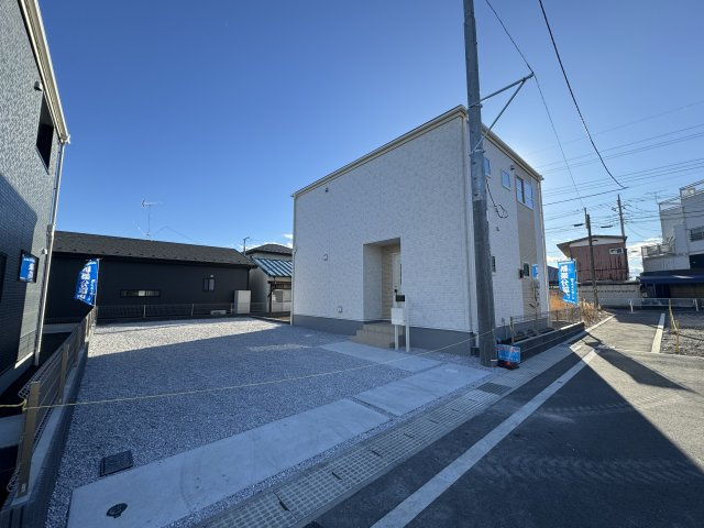 新築　前橋市天川大島町第12　Livele Garden.S　1号棟の駐車場|現地写真　駐車スペースは並列2台分可能です！					
