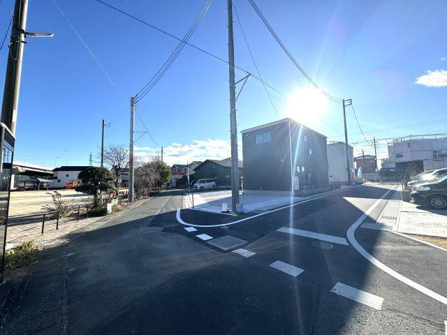 新築　前橋市天川大島町第12　Livele Garden.S　2号棟の前面道路含む現地写真|現地写真　北西側接道幅員約5ｍ　東側接道幅員約4ｍ		