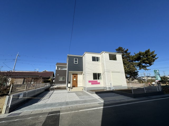 新築　前橋市文京町第4　Livele Garden.S　1号棟の駐車場|現地写真　駐車スペースは並列2台分可能です！					
