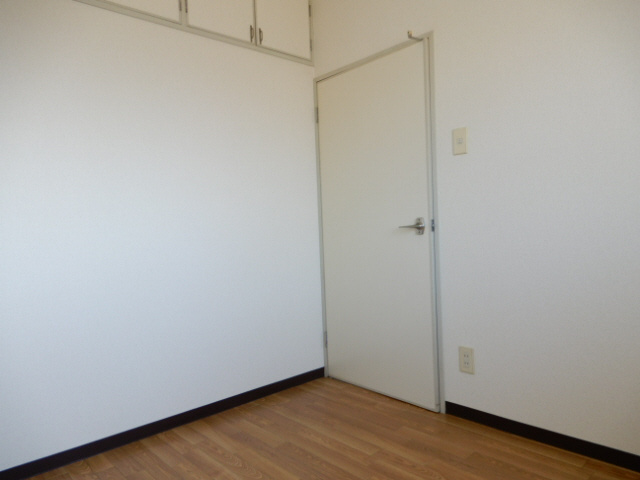ロイヤルコーポ西明石の子供部屋