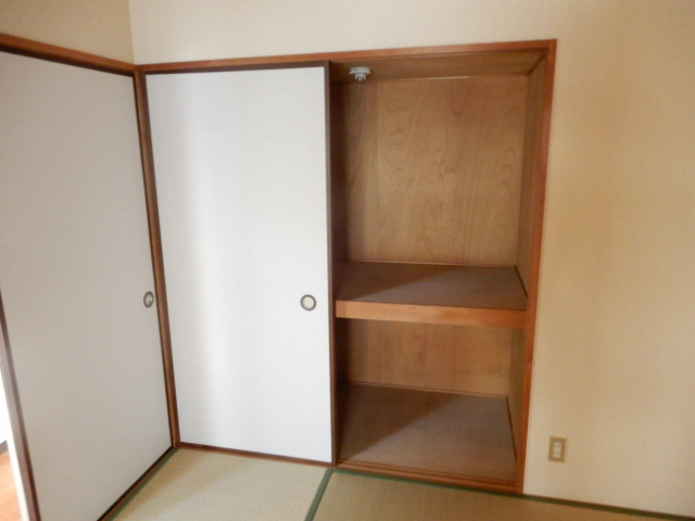 ロイヤルコーポ西明石の収納