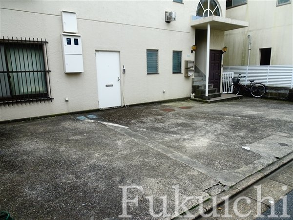 ヴィラヤマモトのエントランス