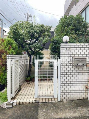 【エントランス】 | ハイツ青木 | 落ち着いたエントランスです