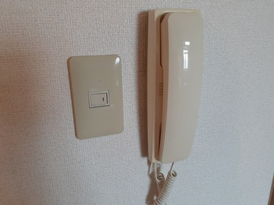 【セキュリティ】 | グレイスＡ | インターホン付き