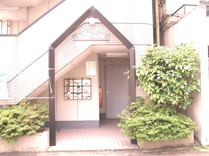【エントランス】ピア大町 