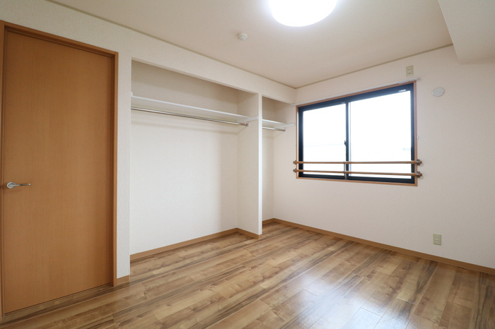 ロイヤルフローリッシュの居間・リビング