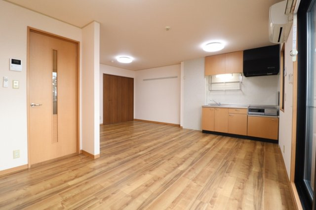 ロイヤルフローリッシュの居間・リビング